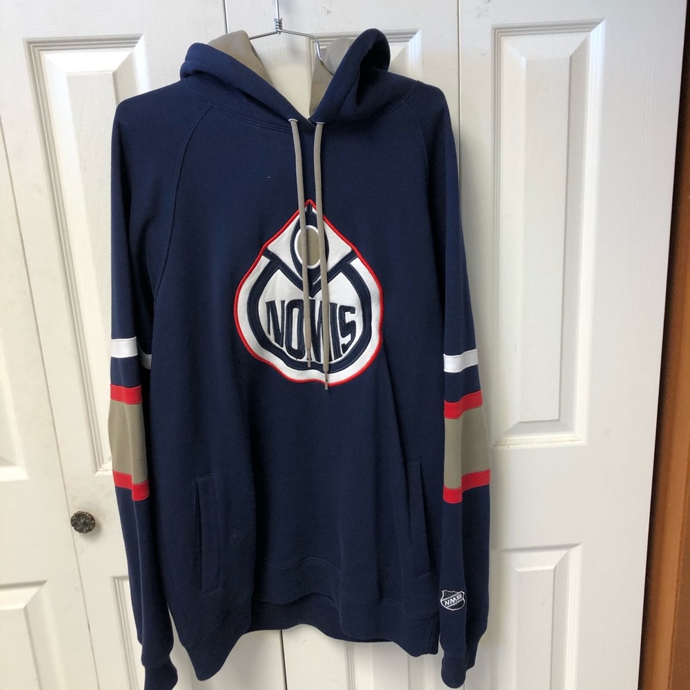 Nomis Hoddie